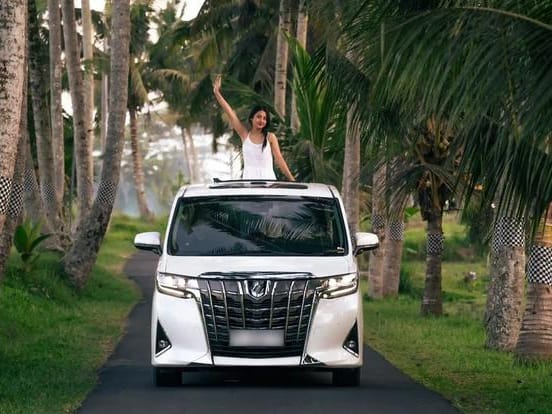 Sewa Alphard Bali No.1 – Layanan VIP, Supir Profesional, Standar Eksekutif - UDAYANA TRANS
